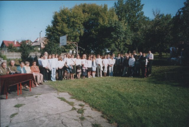 powitanie_szkoly_2004.jpg